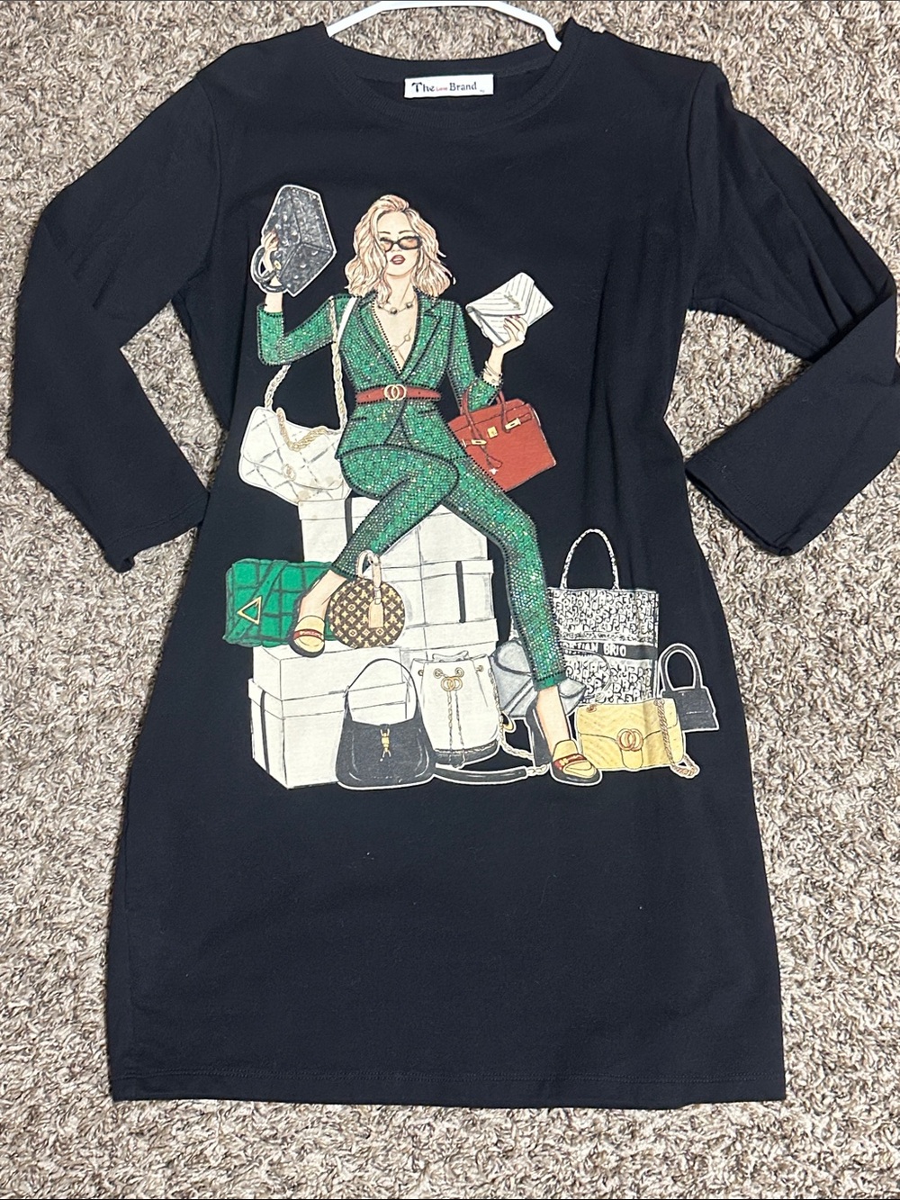 Black Long-Sleeve Graphic Shift Dress with Green Illustration